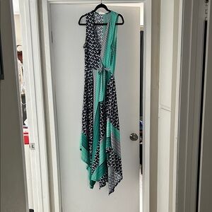 Elegant Blue and Green Patterned Dress